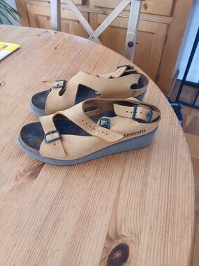 Mephisto Kids Mustard Tan Double-Buckle Wedge Sandals